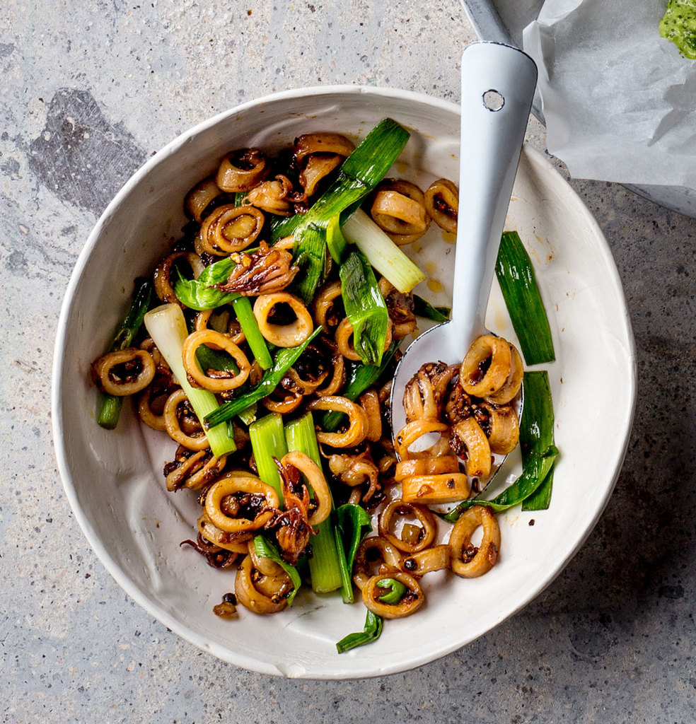 Garlic Squid with Shrimp Paste and Oyster Sauce